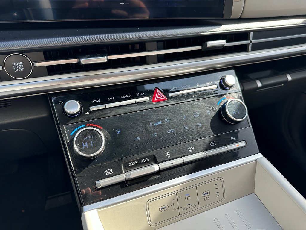 Used 2025 Hyundai Santa Fe SEL image 21