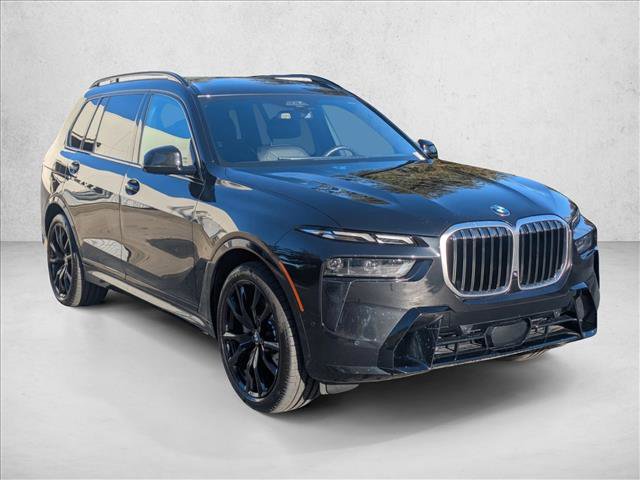 Used 2025 BMW X7 xDrive40i w/ M Sport Package image 3