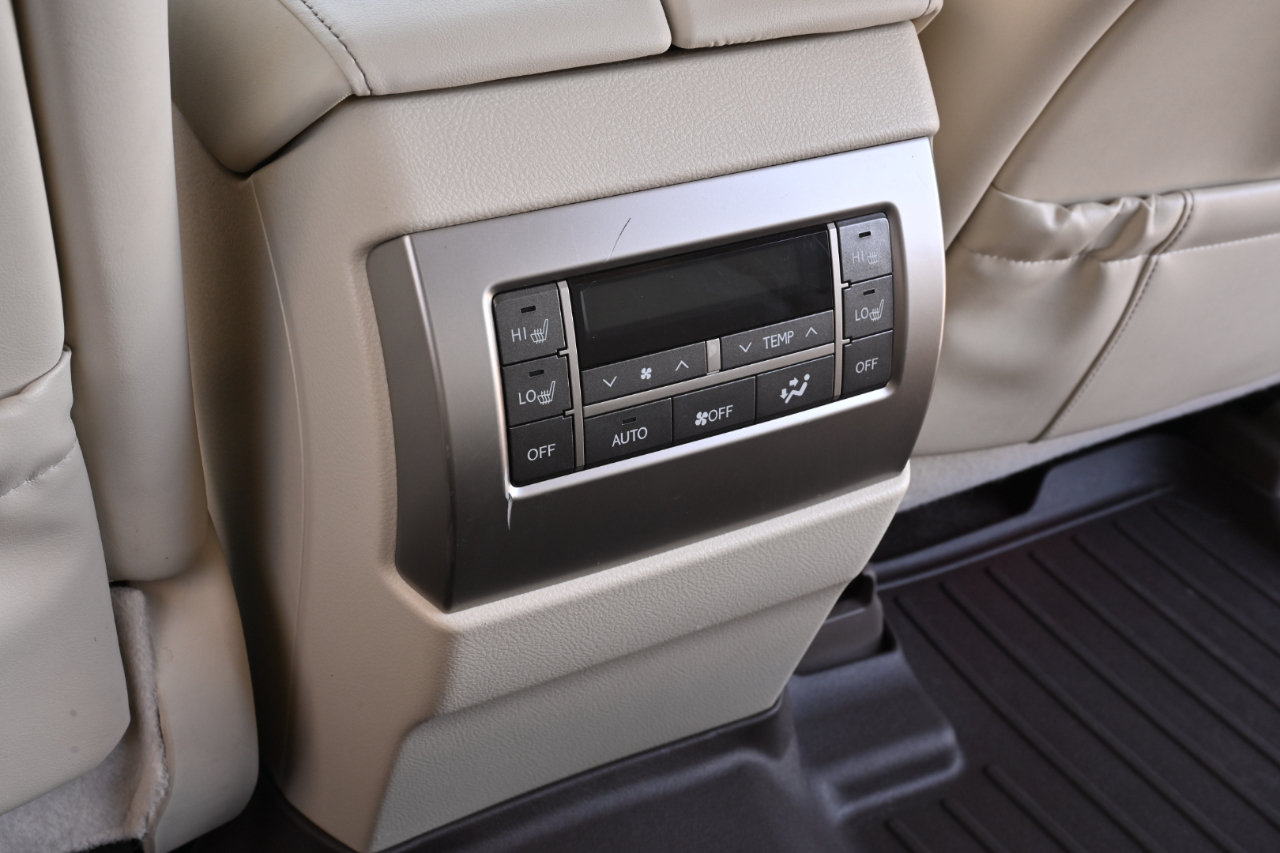 Used 2012 Lexus GX 460 Premium AWD/4WD image 24