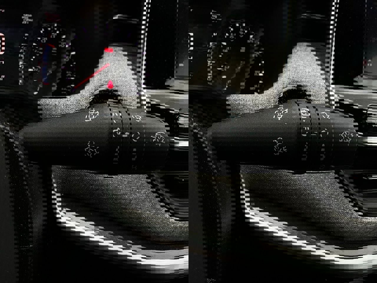 Used 2025 Jeep Compass Latitude image 37