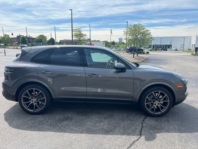 Used 2021 Porsche Cayenne S AWD/4WD image 2