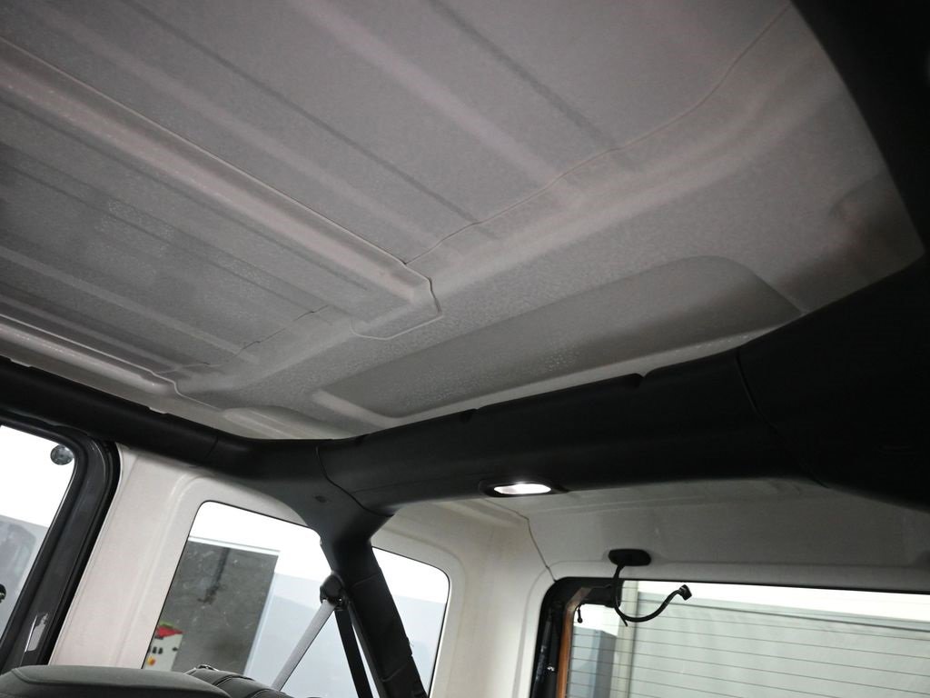 Used 2021 Jeep Wrangler Unlimited Sahara w/ Safety Group image 23