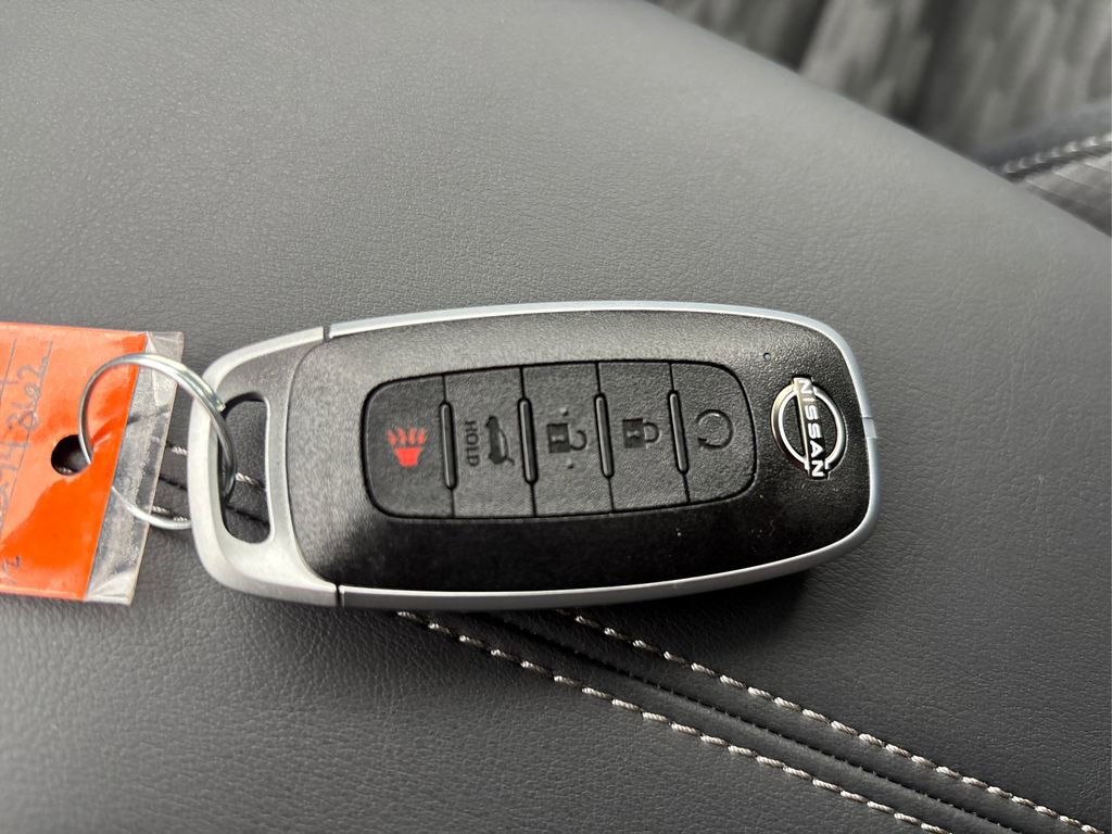 New 2025 Nissan Pathfinder SV w/ Black Appearance Package image 29