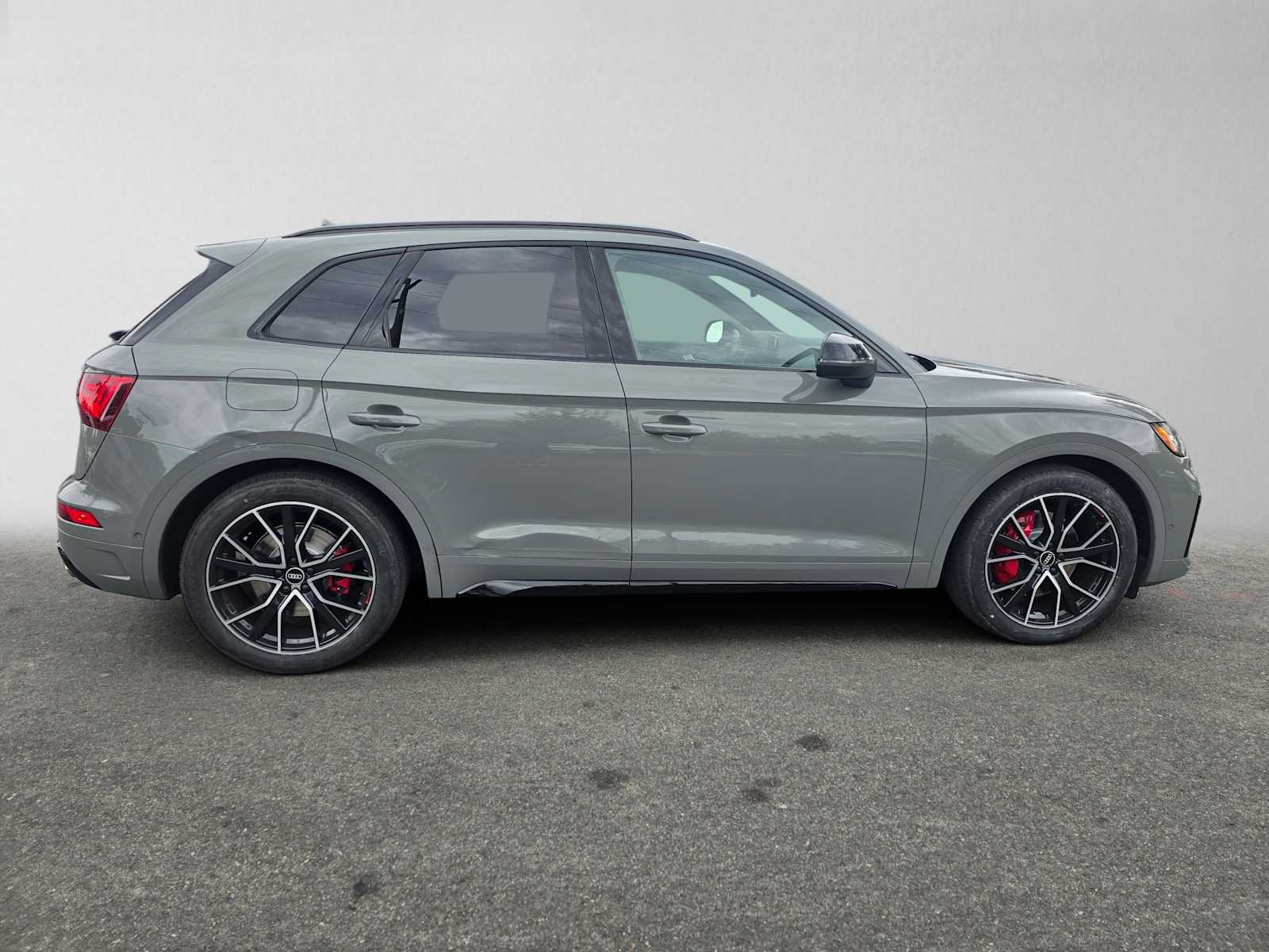 Used 2022 Audi SQ5 Prestige AWD/4WD image 2
