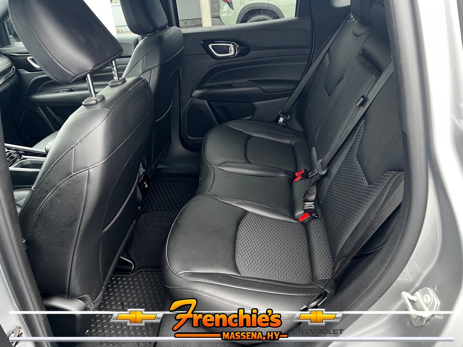 Used 2022 Jeep Compass Latitude w/ Convenience Group AWD/4WD image 8