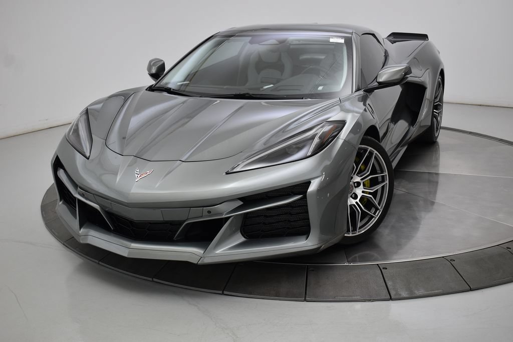 Used 2024 Chevrolet Corvette Z06 RWD image 8