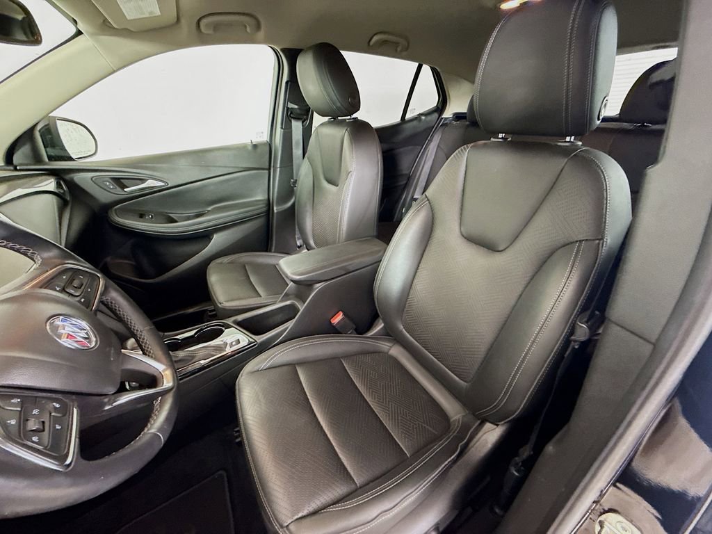 Used 2022 Buick Encore GX Essence FWD image 11