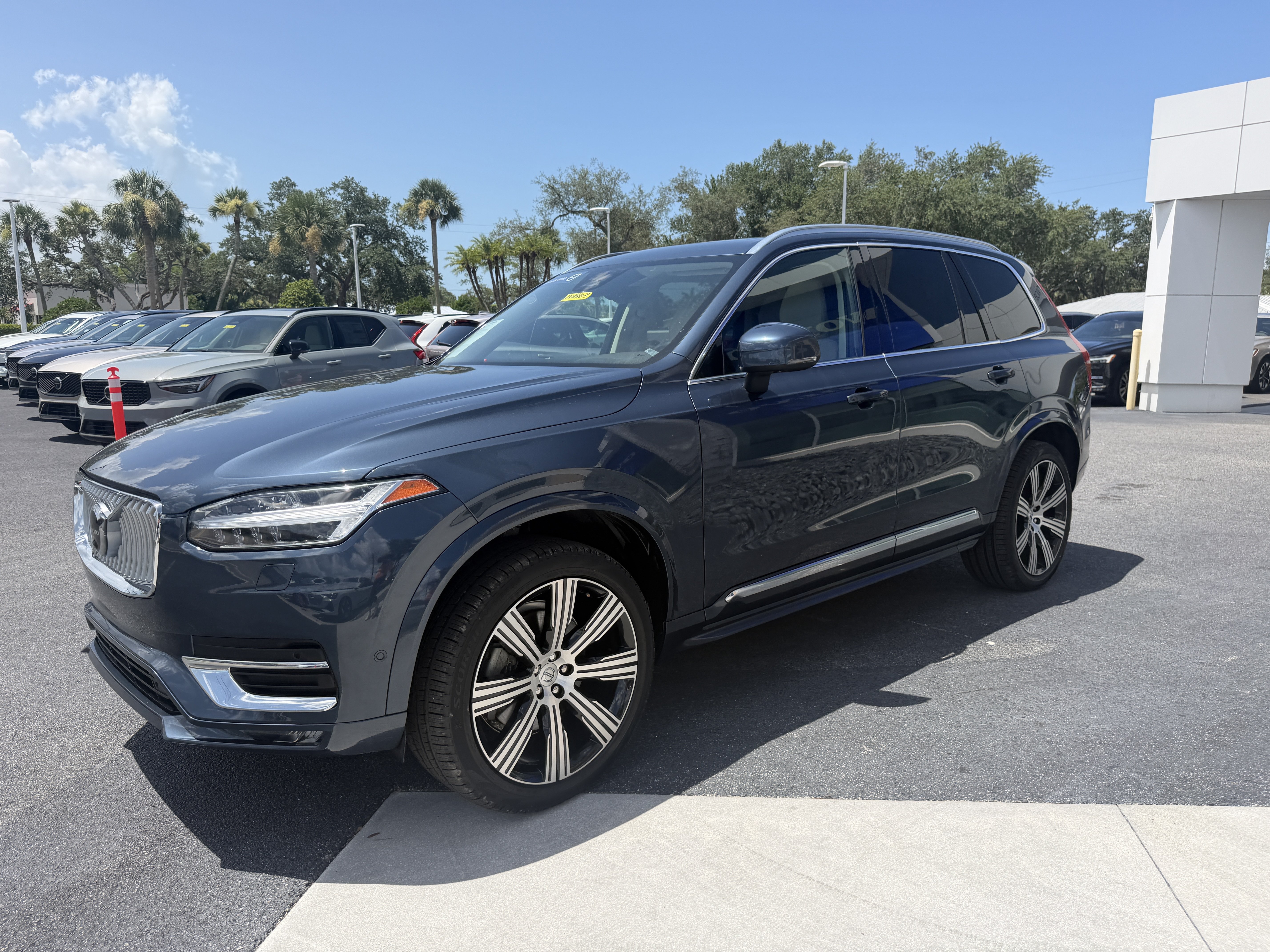 Certified 2024 Volvo XC90 B5 Plus w/ Protection Package Premier AWD/4WD image 7