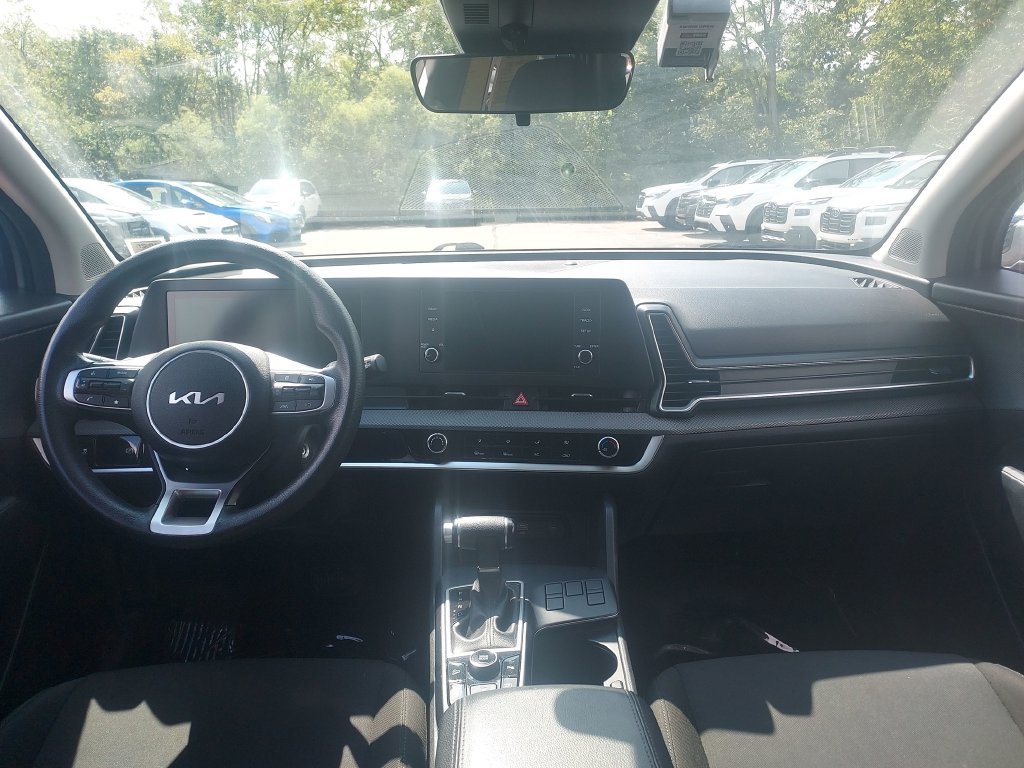 Used 2023 Kia Sportage LX FWD image 9