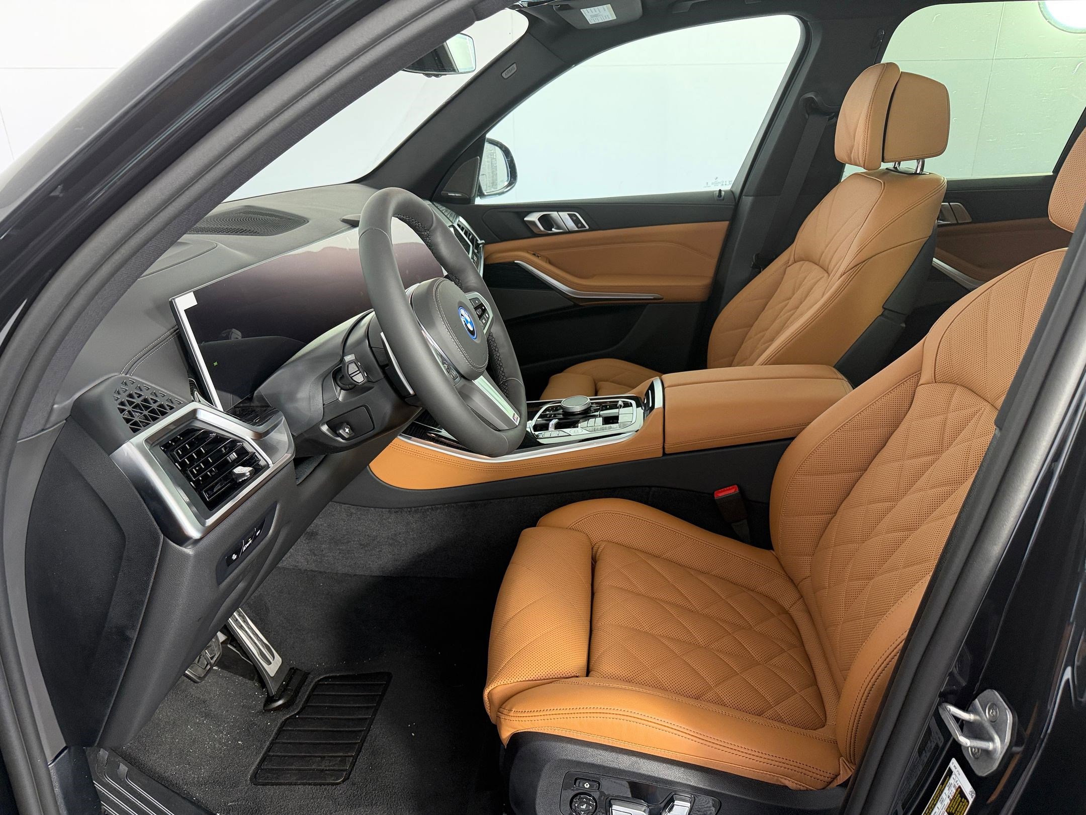 New 2026 BMW X5 xDrive50e w/ M Sport Package AWD/4WD image 5