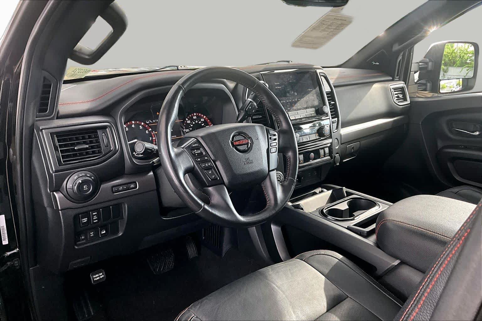 Used 2021 Nissan Titan PRO-4X w/ Pro-4x Convenience Package AWD/4WD image 18