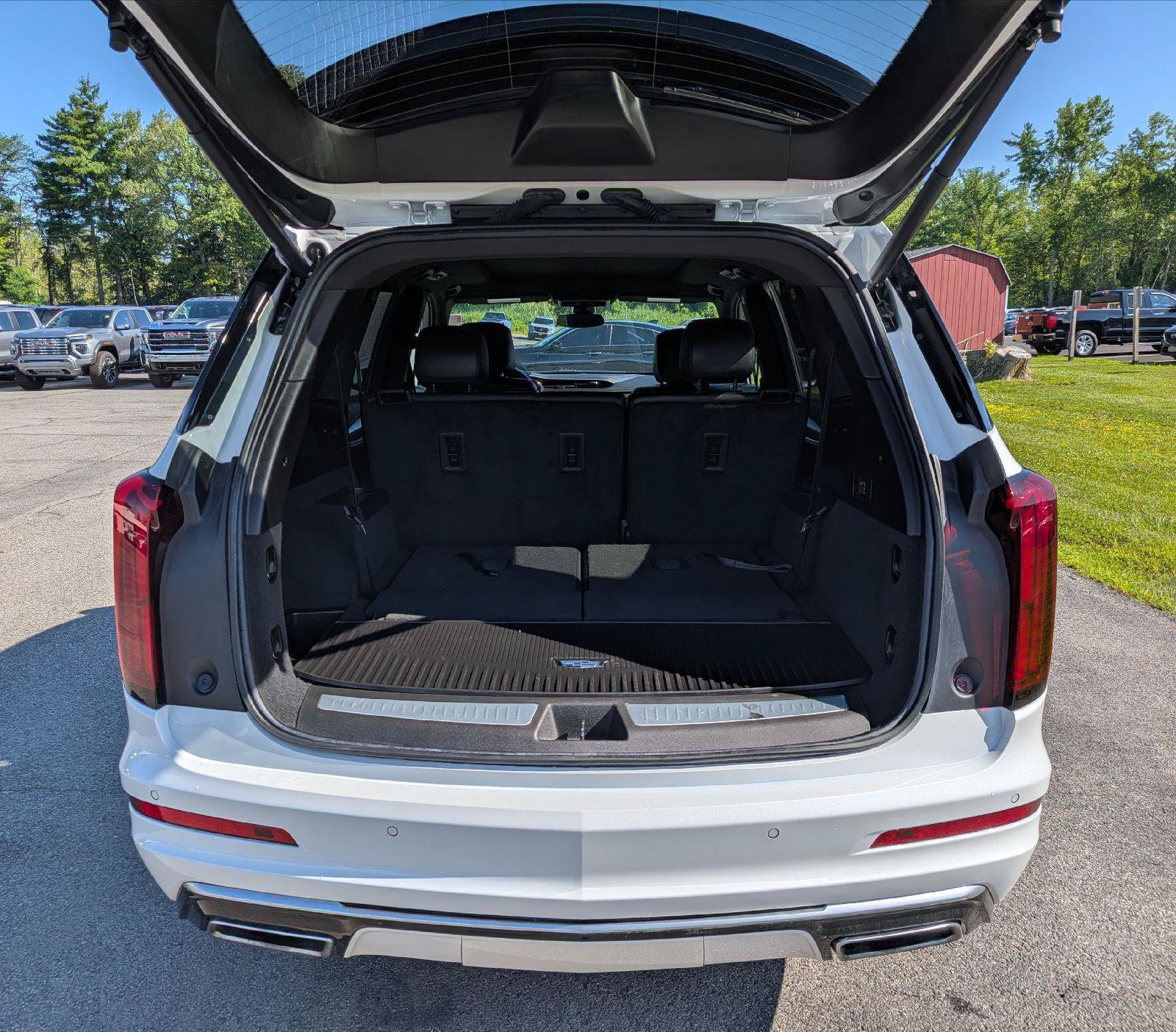 Used 2024 Cadillac XT6 Luxury AWD/4WD image 10