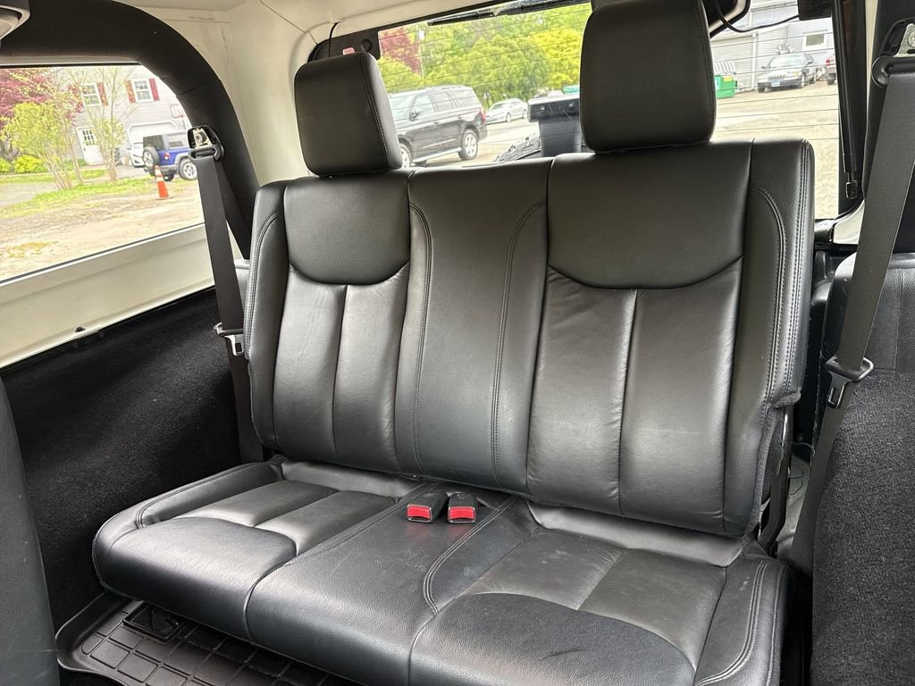 Used 2017 Jeep Wrangler Sahara AWD/4WD image 20