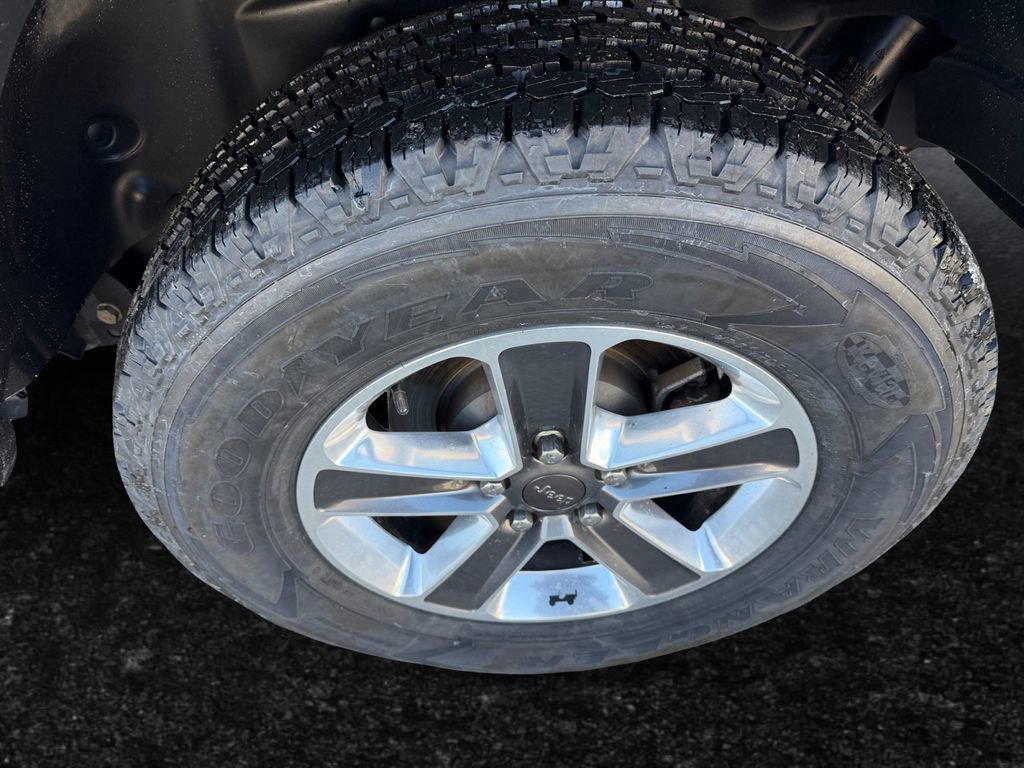 Certified 2021 Jeep Wrangler Unlimited Sahara image 22