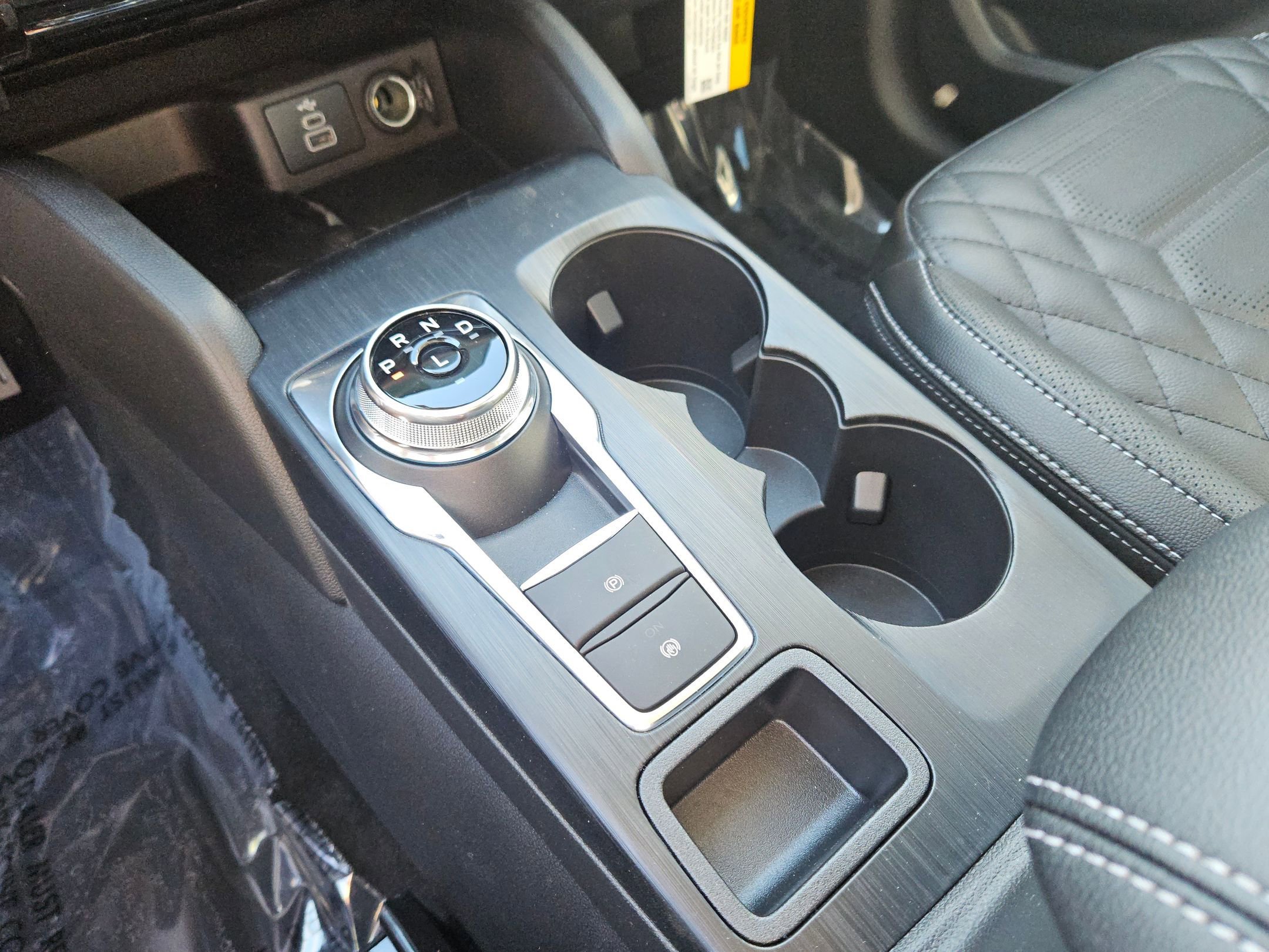 New 2024 Ford Escape SE w/ PHEV Premium Package image 10