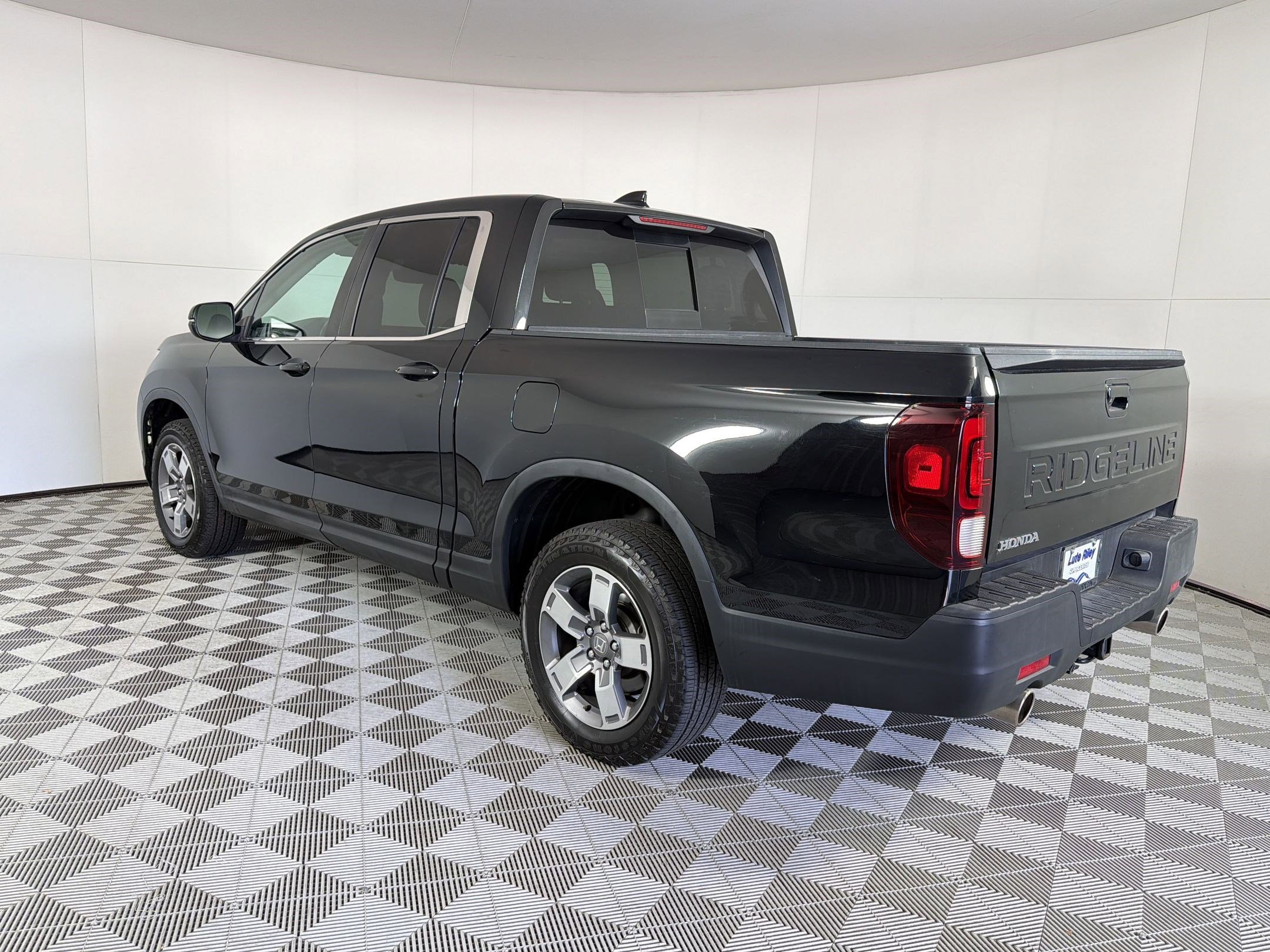Certified 2024 Honda Ridgeline RTL image 3