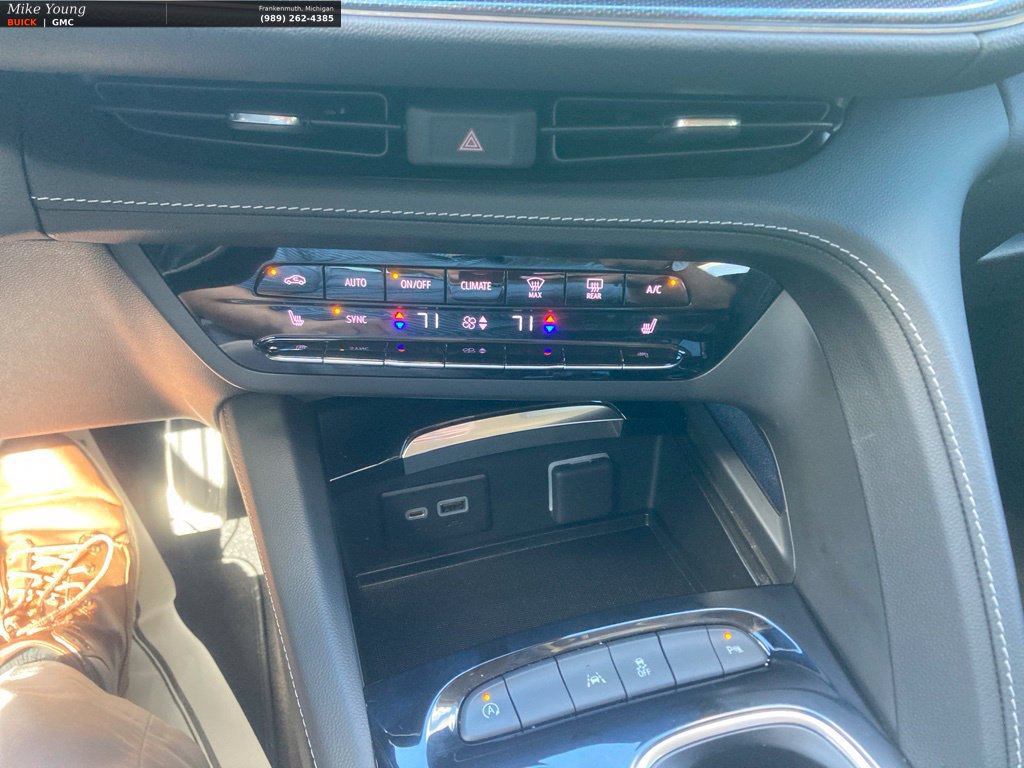 Used 2023 Buick Envision Preferred FWD image 28