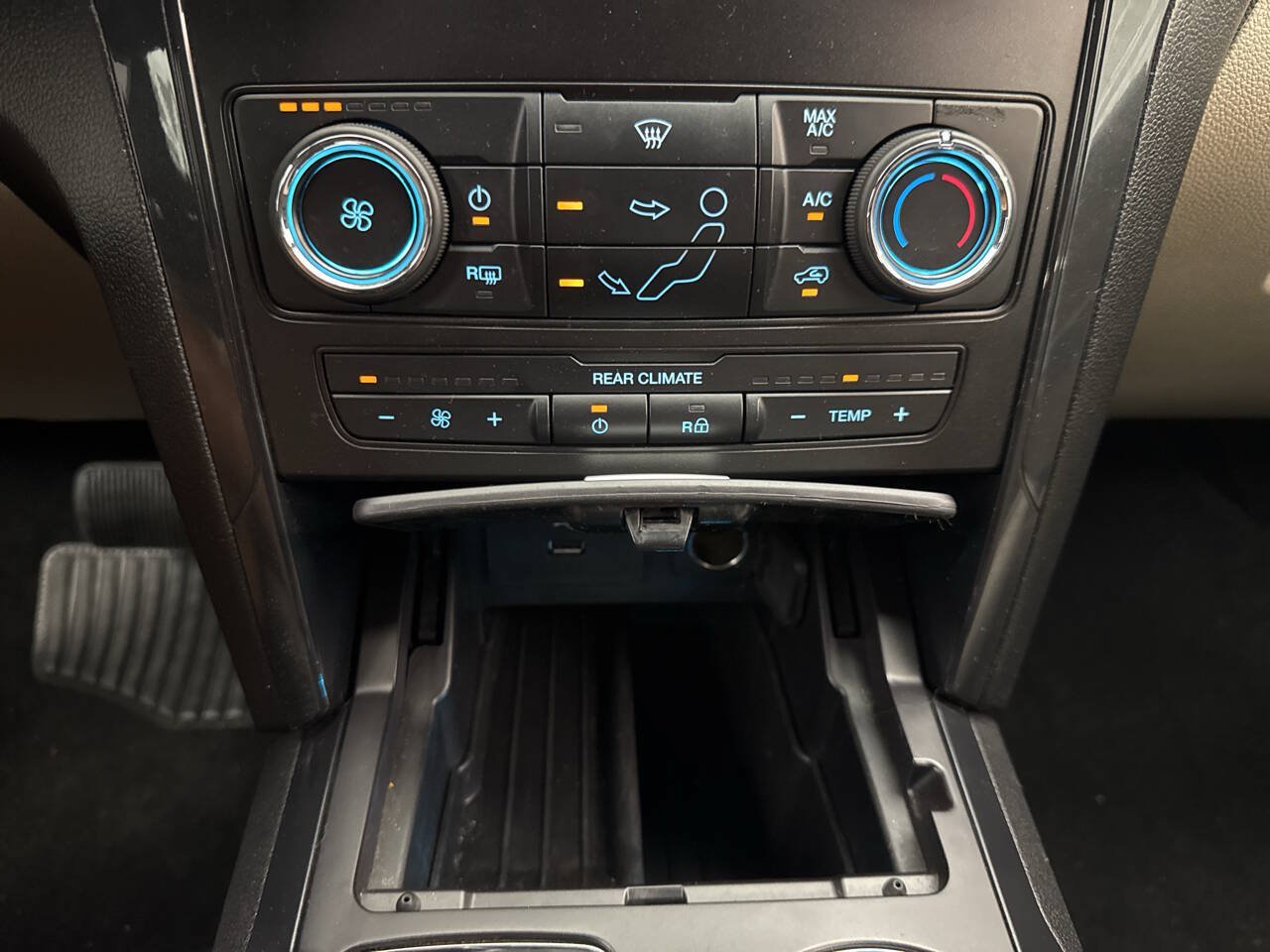 Used 2018 Ford Explorer 4WD image 16