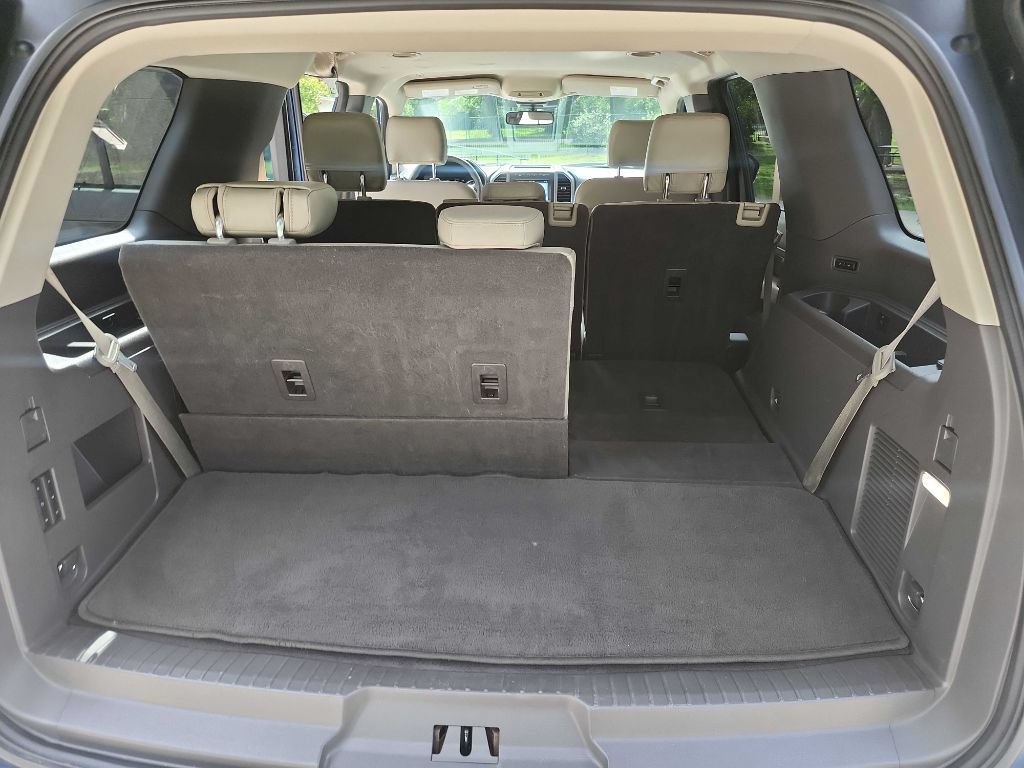 Used 2019 Ford Expedition XLT w/ Equipment Group 202A RWD image 37