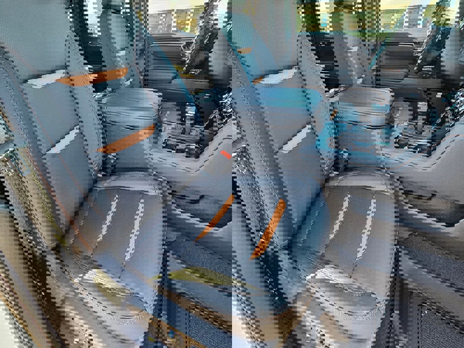 New 2025 GMC Sierra 1500 AT4 w/ AT4 Premium Package image 26