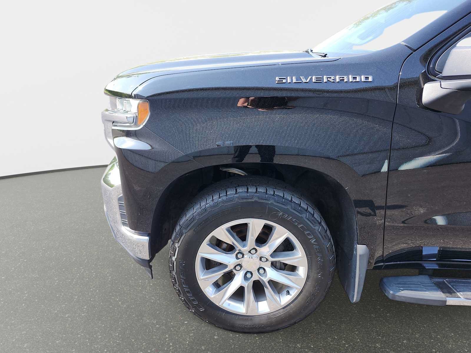 Used 2019 Chevrolet Silverado 1500 LTZ w/ LTZ Plus Package AWD/4WD image 10