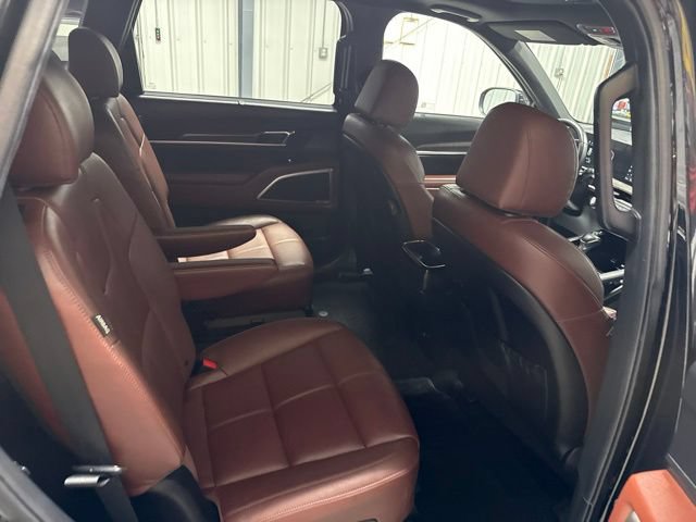Used 2023 Kia Telluride EX w/ EX Captain's Chair Package AWD/4WD image 25