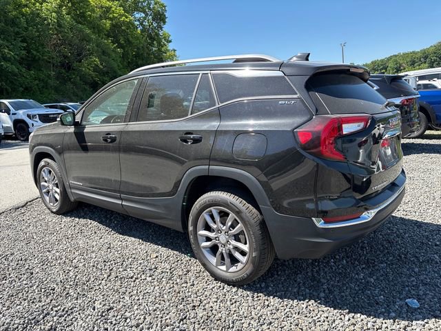 Used 2022 GMC Terrain SLT w/ Tech Package AWD/4WD image 3