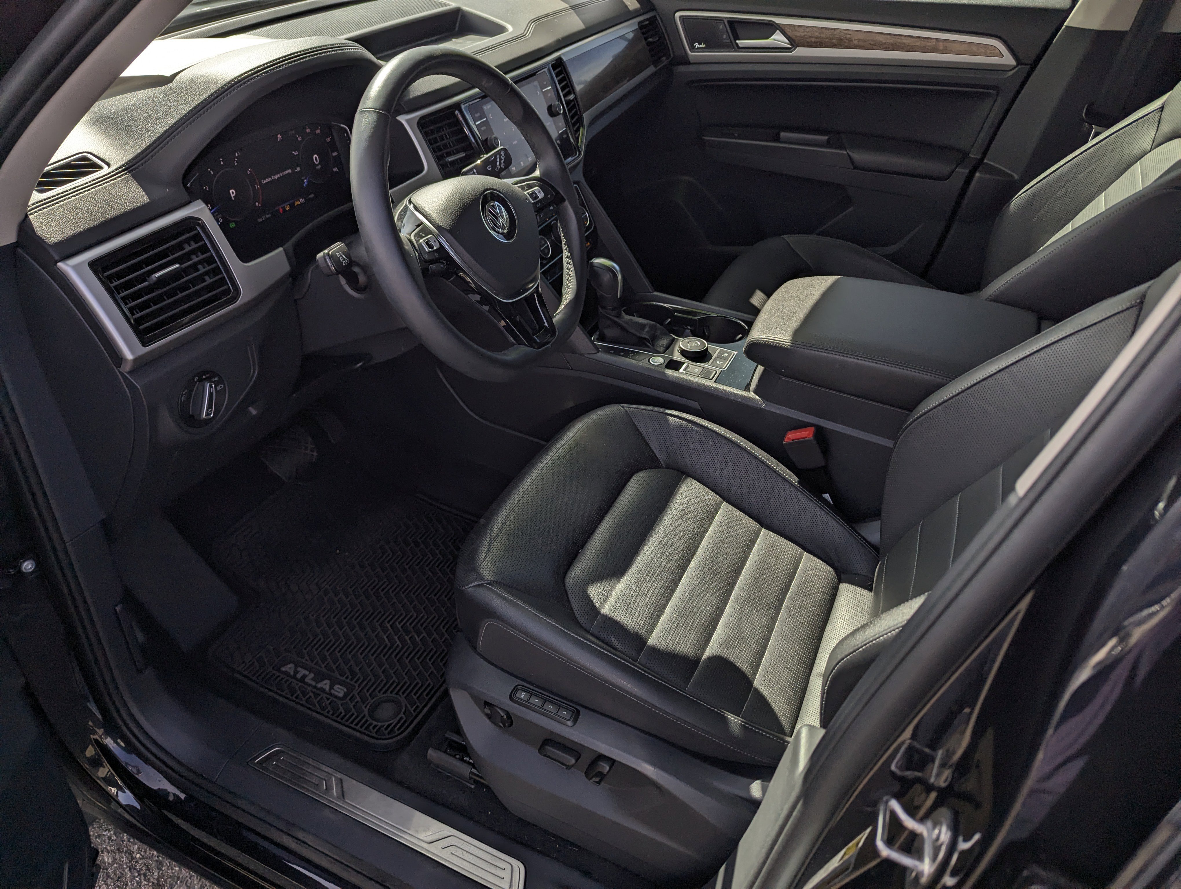 Used 2020 Volkswagen Atlas SEL R-Line image 10