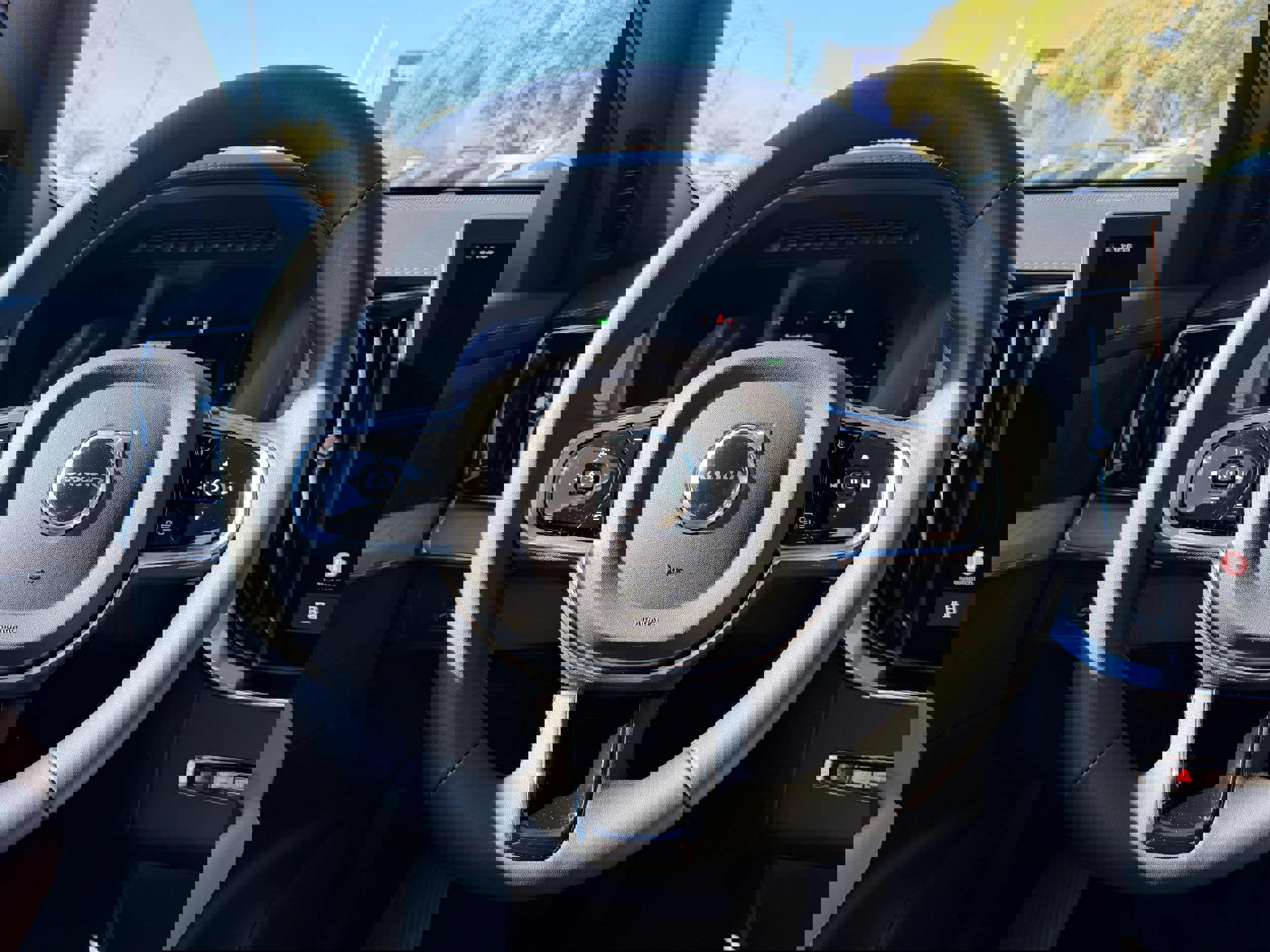 New 2026 Volvo XC90 T8 Plus w/ Protection Package Premier image 15