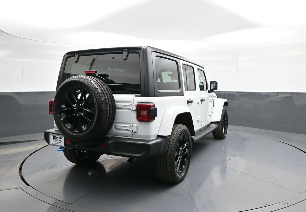 Used 2023 Jeep Wrangler Unlimited Sahara w/ Cold Weather Group image 6