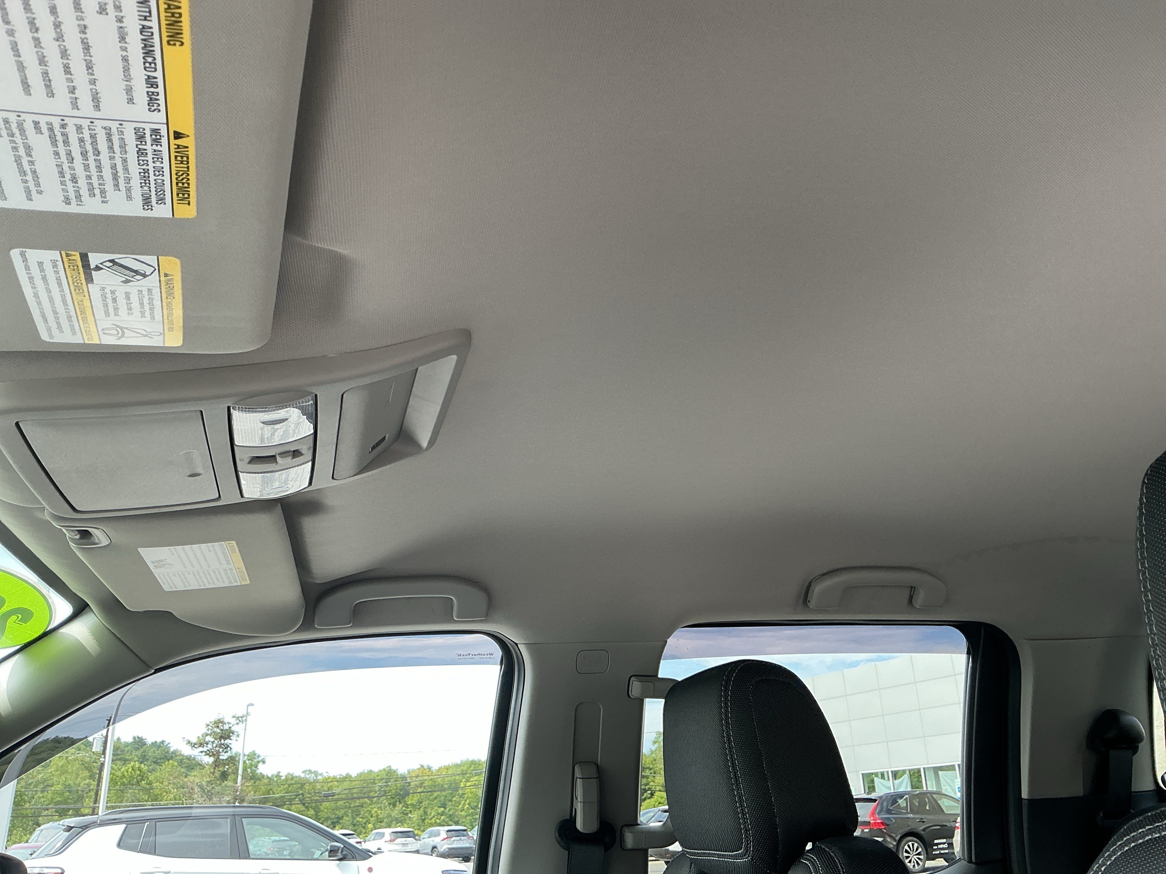 Used 2025 Nissan Frontier SV RWD image 12
