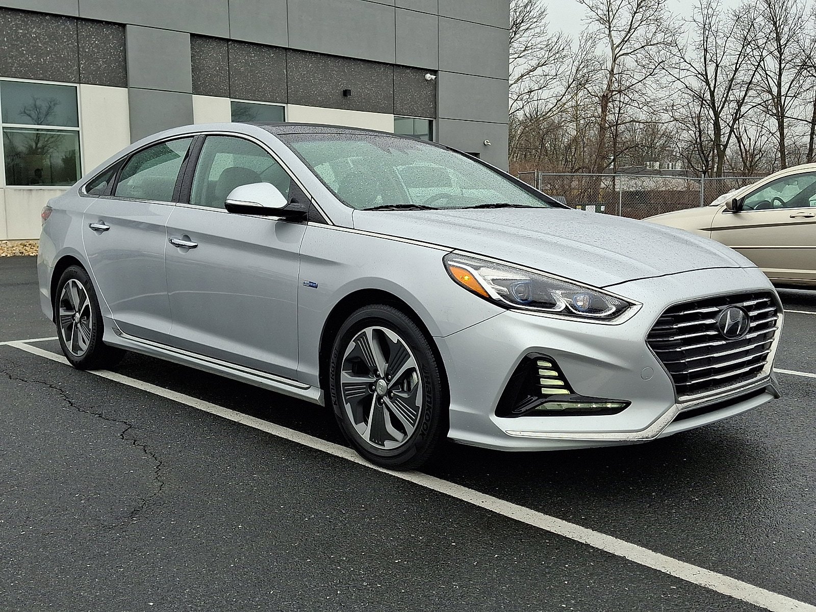 Used 2018 Hyundai Sonata Limited w/ Ultimate Package 02 FWD image 3