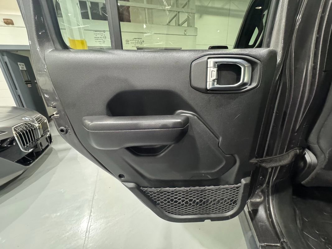 Used 2021 Jeep Wrangler Unlimited Rubicon image 35