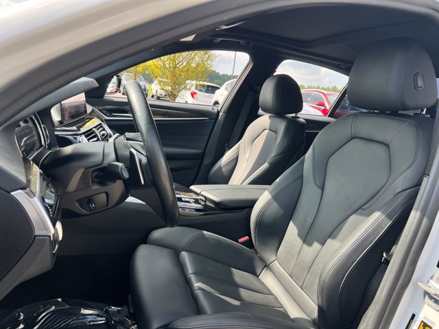 Used 2019 BMW 530e xDrive AWD/4WD image 13