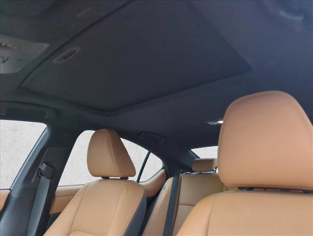 Used 2024 Lexus IS 350 F Sport RWD image 16