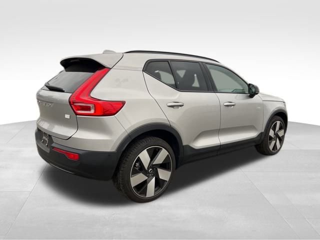 Used 2023 Volvo XC40 Recharge Ultimate image 9