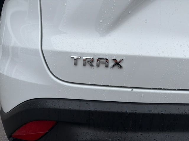 Certified 2025 Chevrolet Trax LT FWD image 10