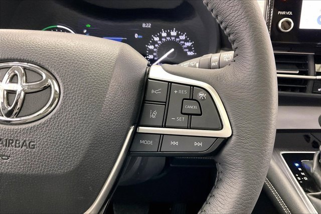 Used 2025 Toyota Sienna XLE image 22