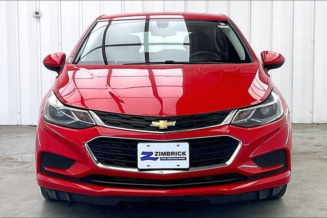 Used 2017 Chevrolet Cruze LT w/ Convenience Package FWD image 3