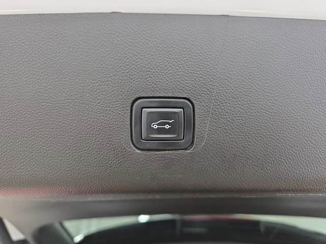 Used 2020 Chevrolet Traverse RS image 36