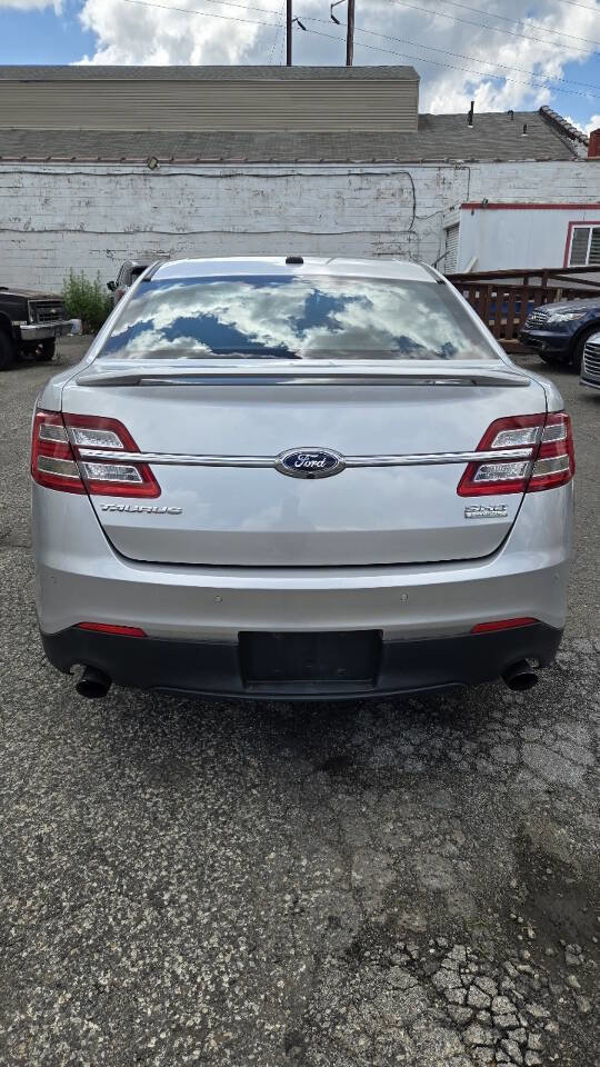 Used 2015 Ford Taurus SHO w/ Equipment Group 401A AWD/4WD image 41