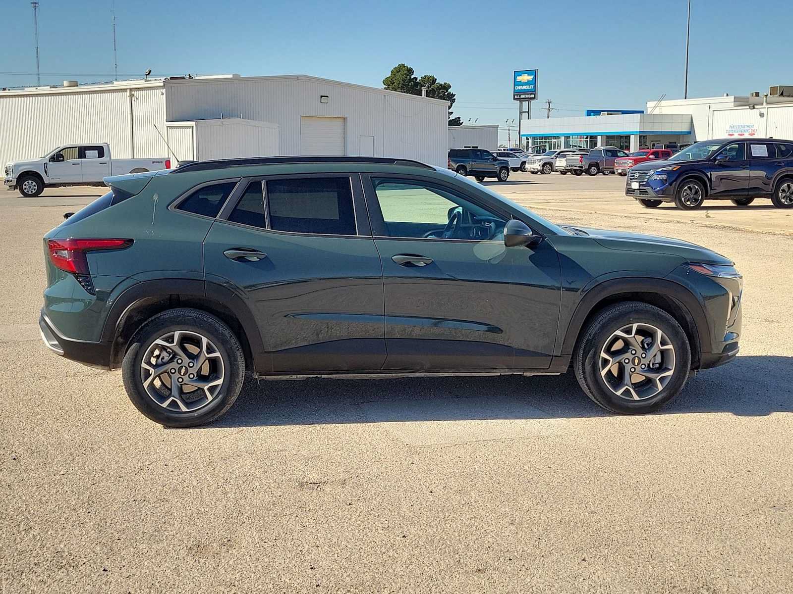 Used 2025 Chevrolet Trax LT FWD image 9