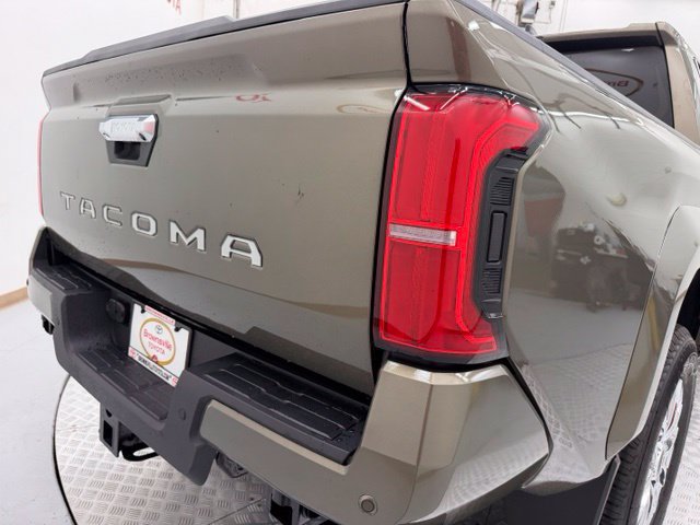 New 2026 Toyota Tacoma Limited AWD/4WD image 32