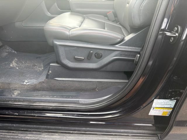 Used 2025 Ford Expedition Active AWD/4WD image 51