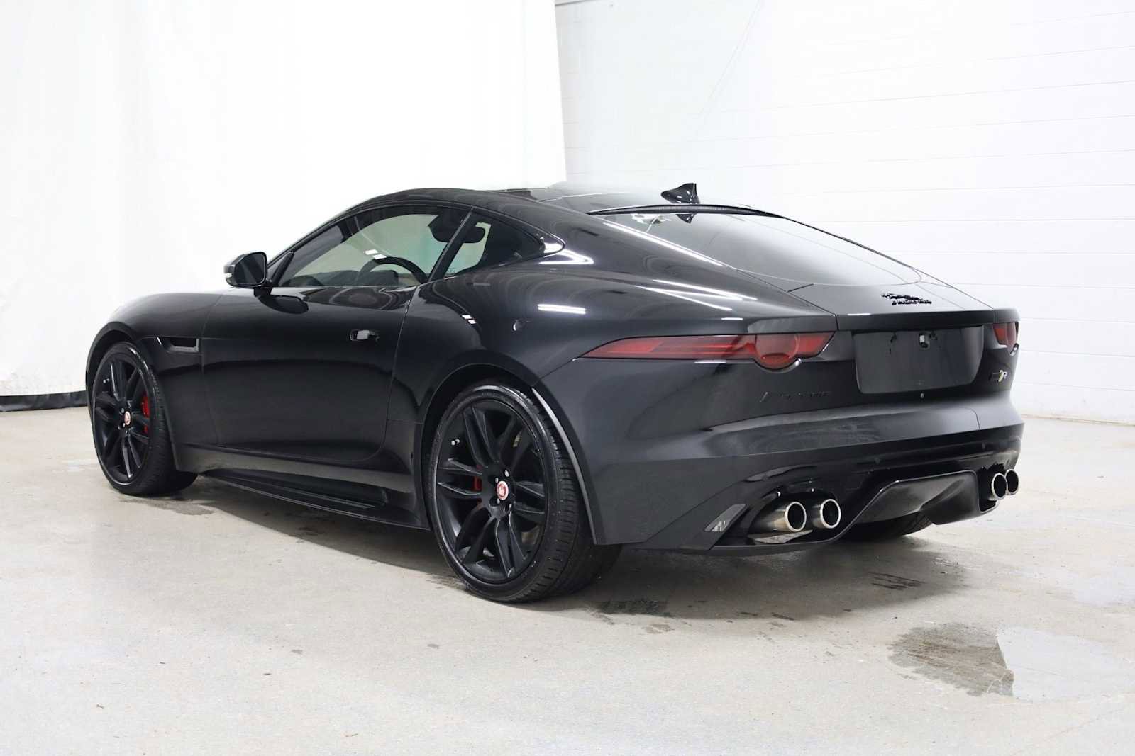 Used 2017 Jaguar F-TYPE R image 3