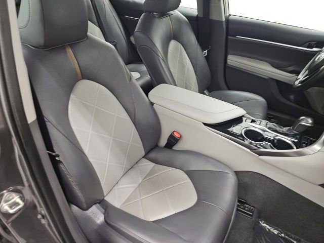 Used 2019 Toyota Camry XLE image 35