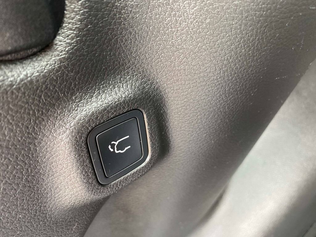 Used 2022 Jeep Compass Limited w/ Elite Group AWD/4WD image 8