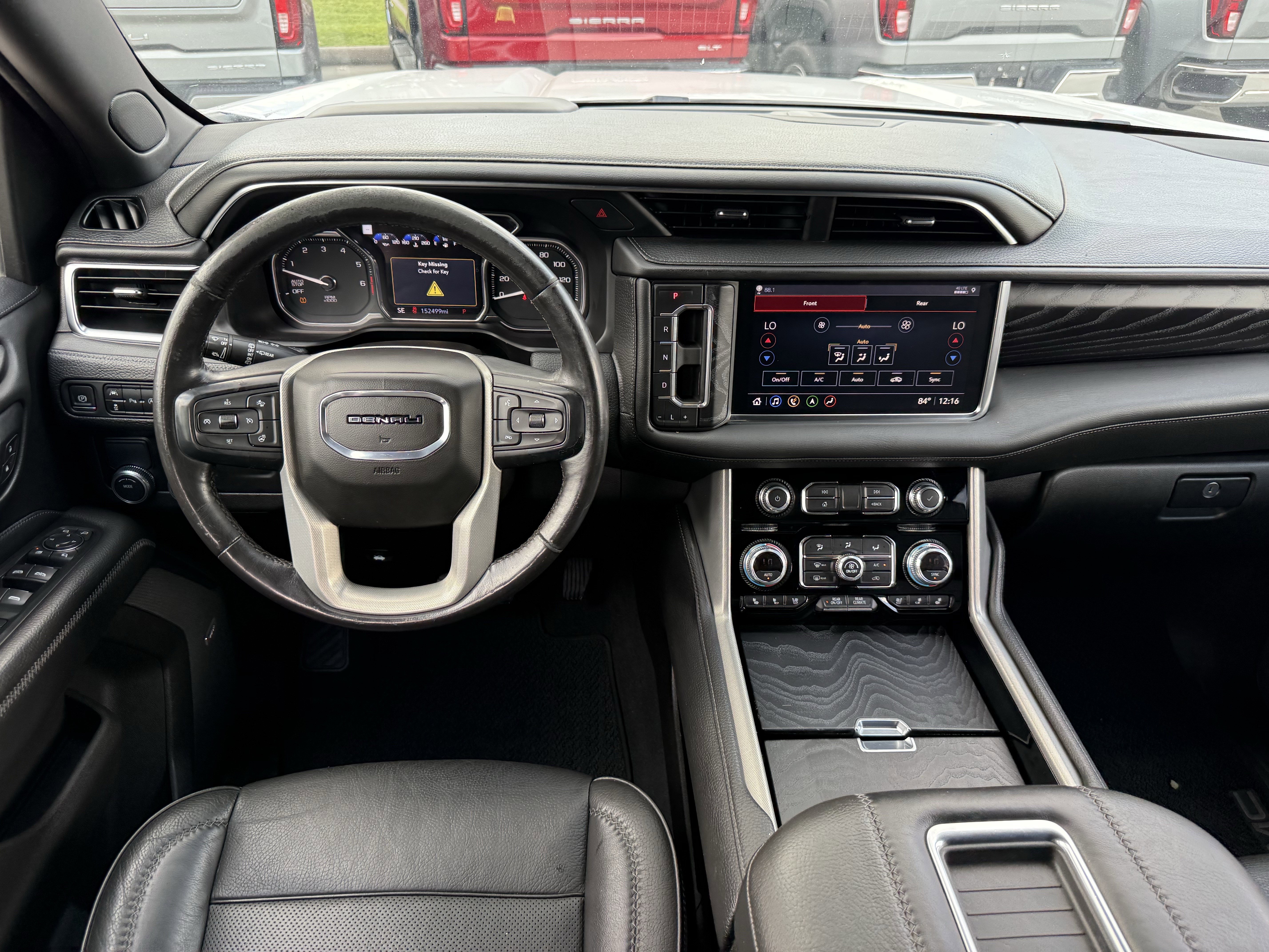 Used 2021 GMC Yukon Denali w/ Denali Premium Package RWD image 13