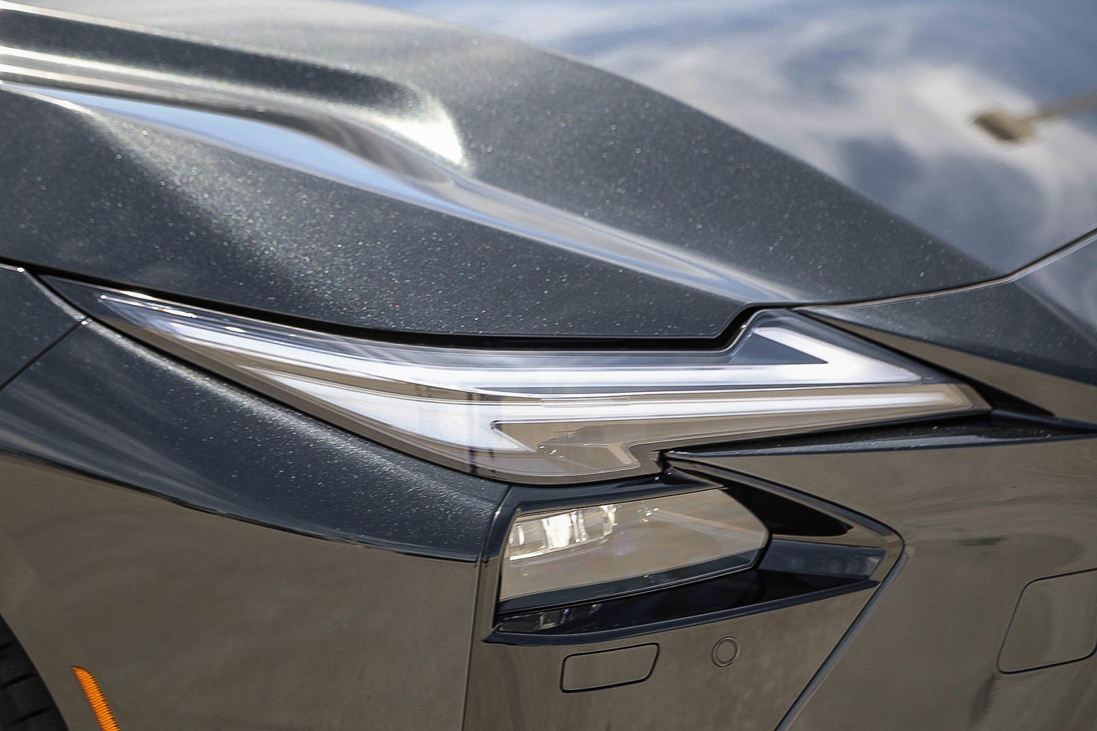 New 2026 Lexus ES 350e w/ Convenience Package FWD image 8