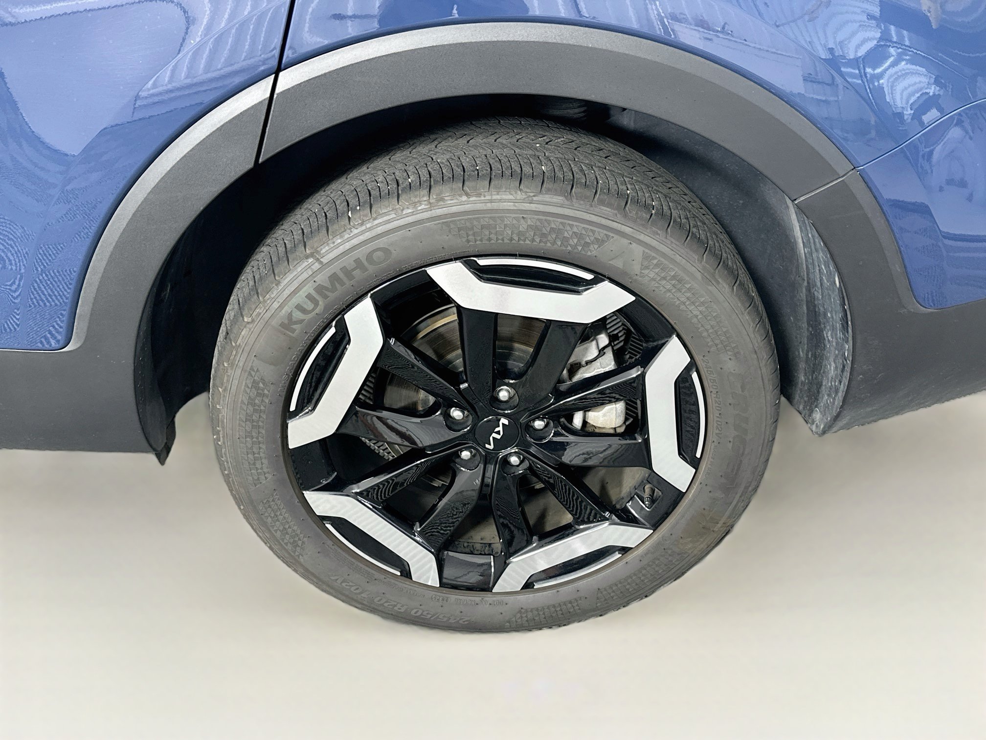 Used 2025 Kia Telluride S FWD image 11